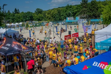 Lunapunk, zlatý řetízky a kolotočáři